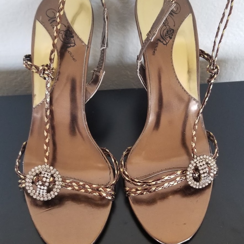 Wild Rose Fancy Bronze & Gold Heels Size  7 1/2